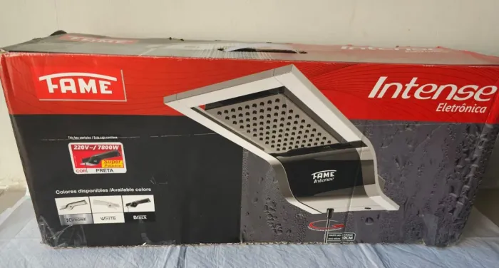 CHUVEIRO ELETRONICO FAME INTENSE BLACK - 220v 7800w ( NOVO NA CAIXA)