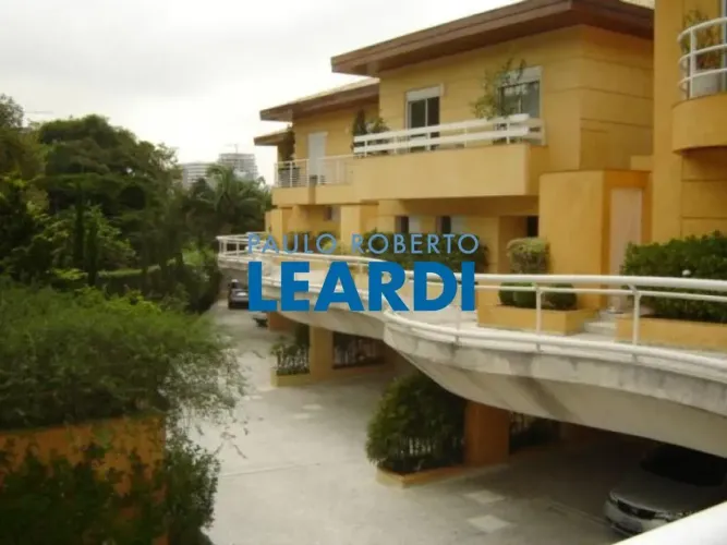 CASA EM CONDOMÍNIO - CIDADE JARDIM - SP