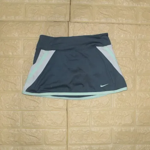 saia shorts dri-fit nike tamanho p original feminina
