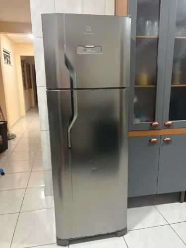 Geladeira Electrolux 310L