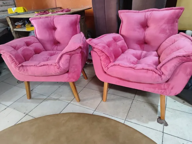 Duas poltronas no camurça Suede um ortopédica