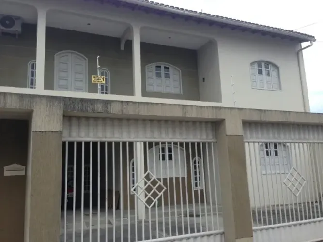 Apartamento Amplo 180m² | 3 Quartos (1 Suíte) | Interlagos I