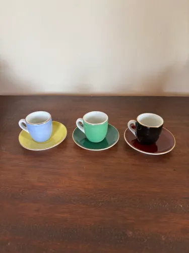 tres mini xícaras