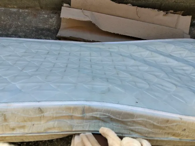 Doação cama box solteiro 