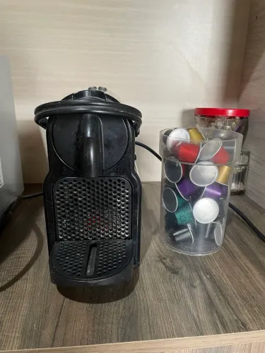 Cafeteira Nespresso Inissia 220v preta