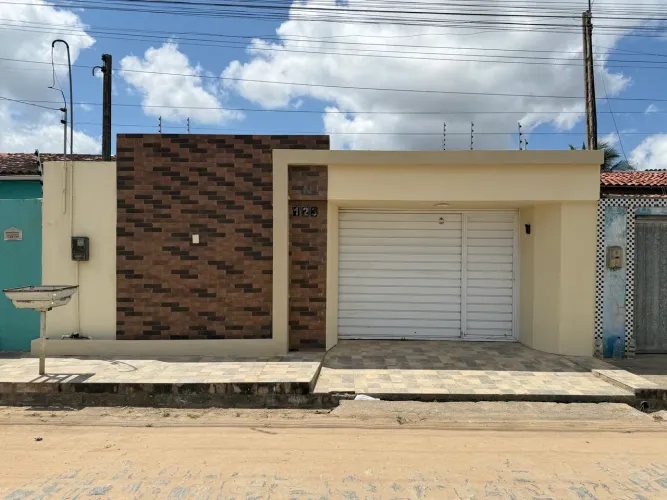 Alugo casa no Bom sucesso 1700 reais