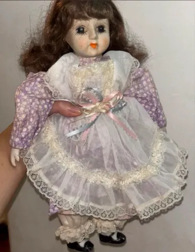 Boneca de porcelana vintage 