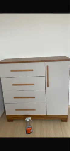 CÔMODA MULTIUSO - 4 Gavetas + 1 Porta com 3 divisórias