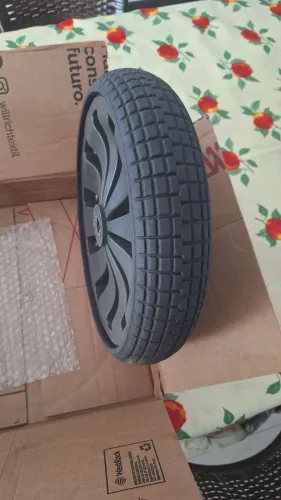 Roda maciça para carrinho de mão