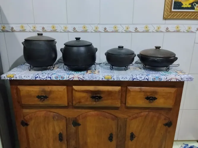 4 panelas grandes de barro queimado