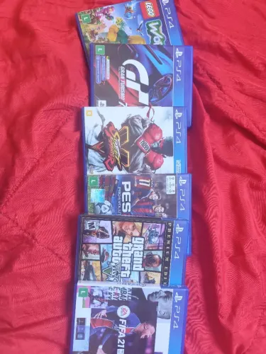 Lote jogos de ps4 bem concerdo e funcionando.