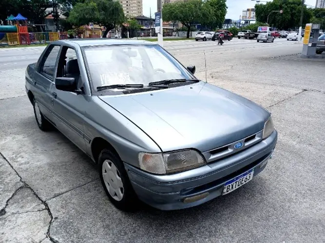 Ford Verona GL 1.8i / LX 1.8i 4P (álcool) 1994