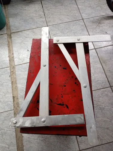 Vendo mão francesa de alumínio reforçado medindo 30x50 ótimo para ar condicionado e outro