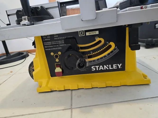 Serra de Bancada Stanley 1800w