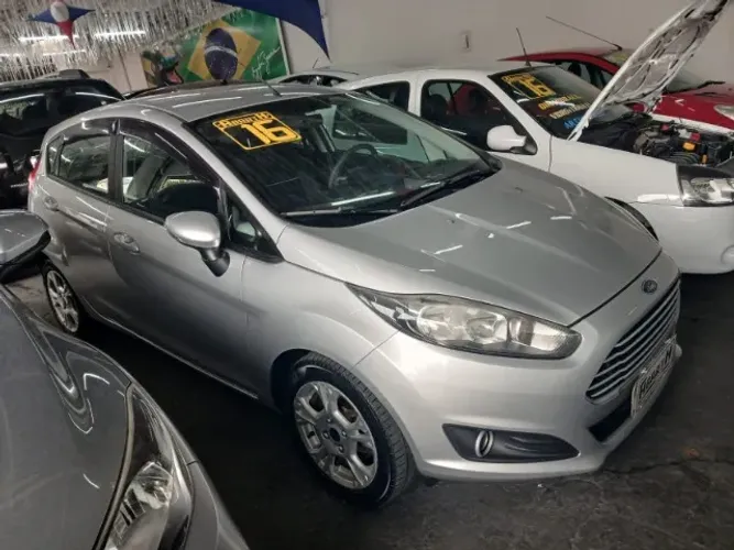 Ford Fiesta 1.6 16V Flex Aut. 5P 2016