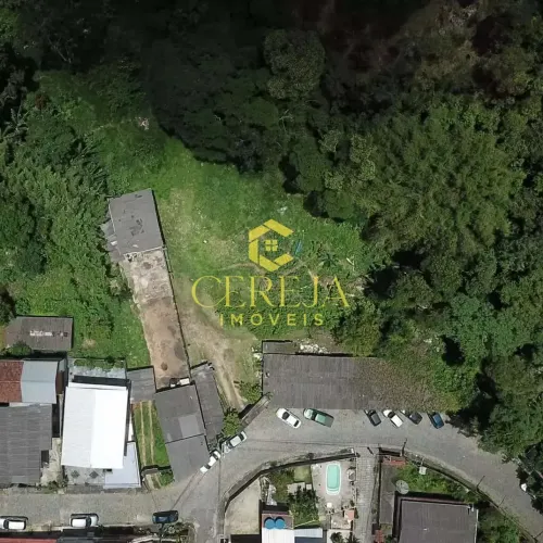 Terreno Amplo para Residência ou Empreendimento no Centro de Nova Friburgo à venda por R$8