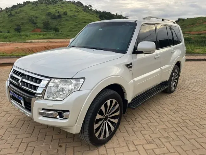 Mitsubishi Pajero HPE Full 3.2 4X4 T.i.dies. 5P AUT 2016