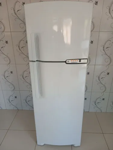 Geladeira Brastemp 360 litros frete grátis muito nova 