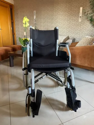 Cadeira de Rodas PRAXIS - em perfeito estado!