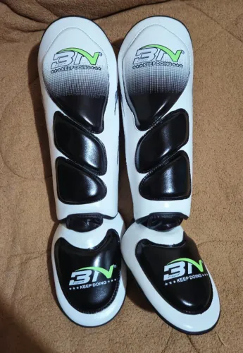 Caneleira Muay Thai BN Fight ( Importada) M