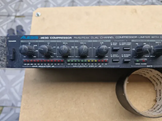 Compressor alesis 3630