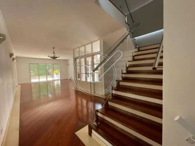 Casa com 4 Dormitórios | 3 Suítes para venda ou locação no Alphaville 3