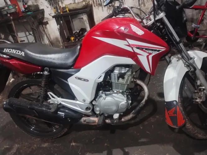 TITAN 150 VERMELHA IPVA PAGO