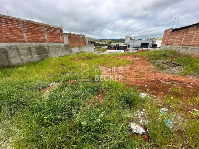 Terreno com 175 metros, a venda - SETVILLE