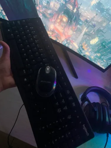 ? Kit Teclado Logitech + Mouse Multilaser USB