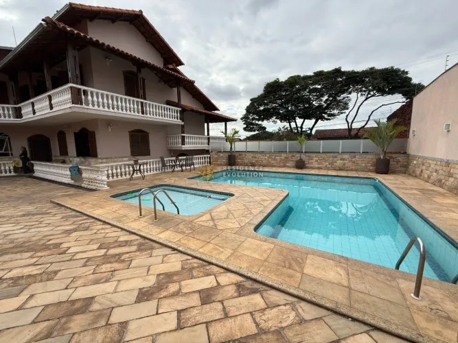 CASA ALTO PADRÃO 780M2 - SANTA BRANCA