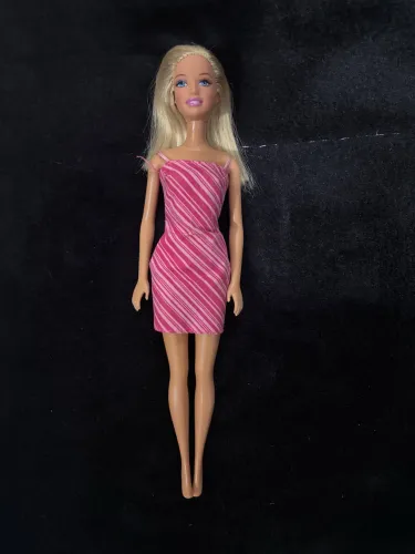 Barbie básica antiga