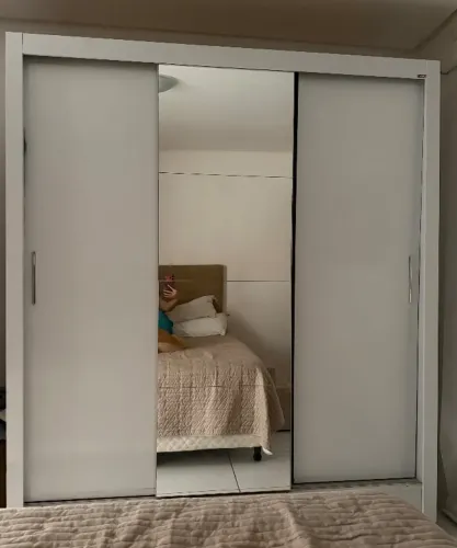GUARDA ROUPA