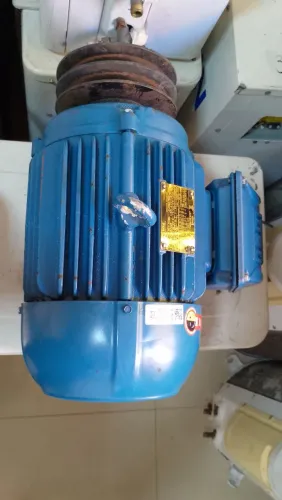 Motor elétrico trifásico WEG - W22 HLC130501- 1045687123W22 - 5.5 kW (7.5 cv) -220/380/440