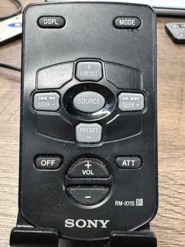 Controle novo Sony para som automotivo Sony na oferta só 40,00