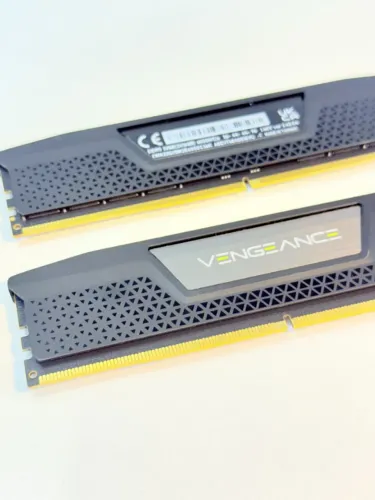 Memória Ram Corsair Vengeance DDR5 32GB 6000MHz (2x16GB) UR0389 CMHGX5M2E6000C36