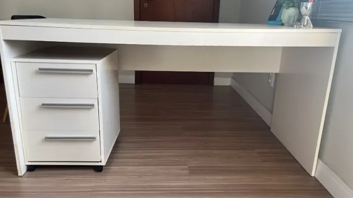 Mesa/escrivaninha