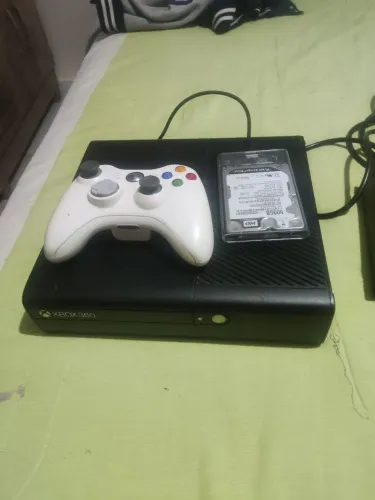 Troco Xbox 360 desbloqueado + dinheiro. Ou em um ps4 ou Xbox one