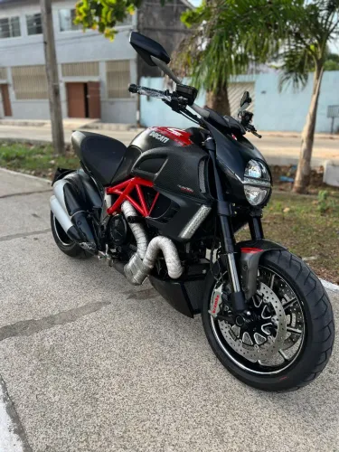Ducati DiaVel Carbon! 