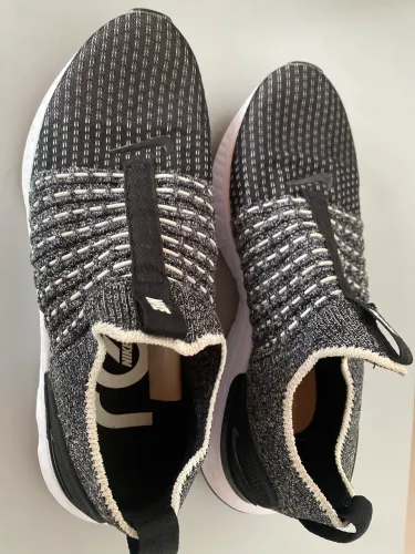 Tênis Nike React Phantom Run