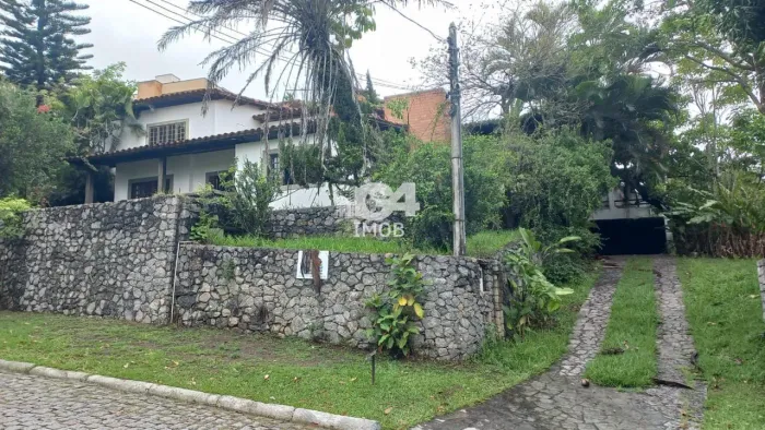 Casa para Venda em Niterói, Maria Paula, 6 dormitórios, 3 suítes, 7 banheiros, 6 vagas