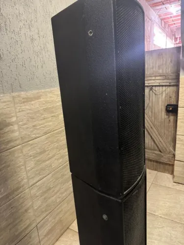 VENDO PAR DE CAIXAS ACÚSTICAS PROFISSIONAIS - R$ 3.500,00