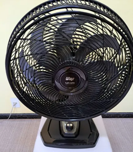 Ventilador de Mesa e Parede 50cm. WAP FLOW TURBO, 8 Pás e 3 Velocidades, 180W 127V.