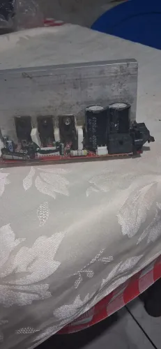 Placa circuito de amplificador de áudio, para ser usado em projeto de som.DIJ