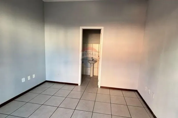 Sala Comercial no Centro de Mogi Guaçu - 30m²