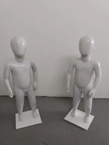 Manequins Infantis Brancos - Modelo Clean