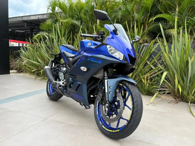 YAMAHA R3 2023