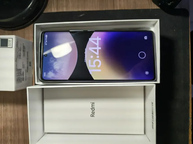 Vendo Redmi Note 14 Pro, 256GB. Com caixa e os acessórios originais.