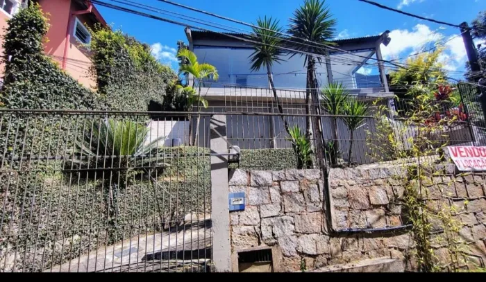 Linda casa no Bairro Soberbo Teresópolis