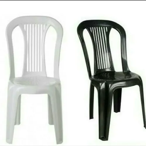 Cadeiras de plásticos NOVAS