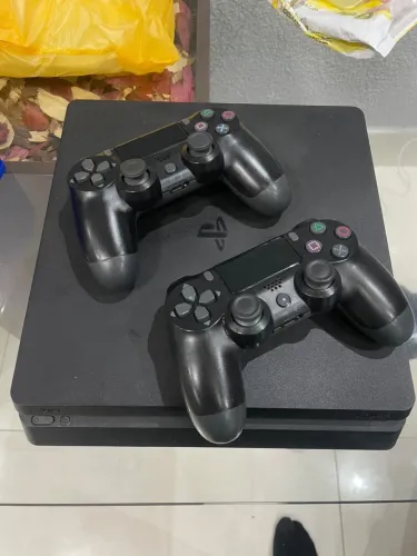 PS4 1T completo